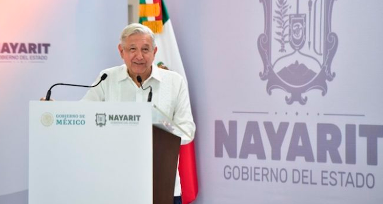 López Obrador reafirma compromisos con habitantes de Nayarit