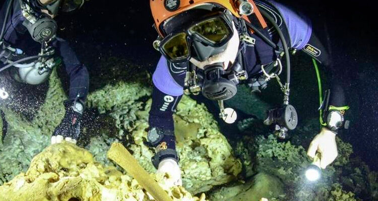Buzo descubrió la cueva acuática más grande del mundo: está llena de misterios mayas