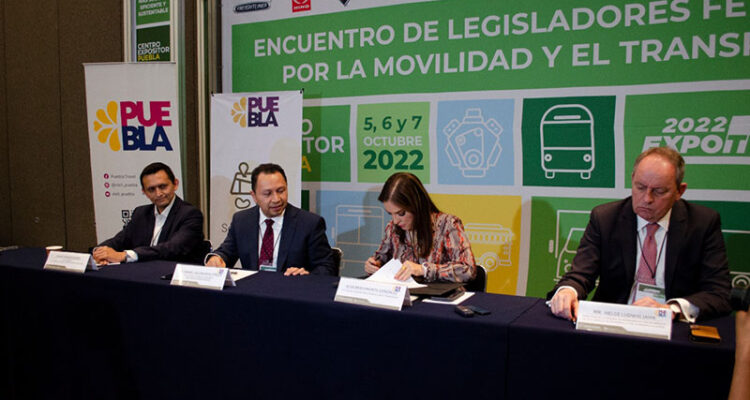 Fortalece Gobierno de Puebla financiamiento para modernización de transporte